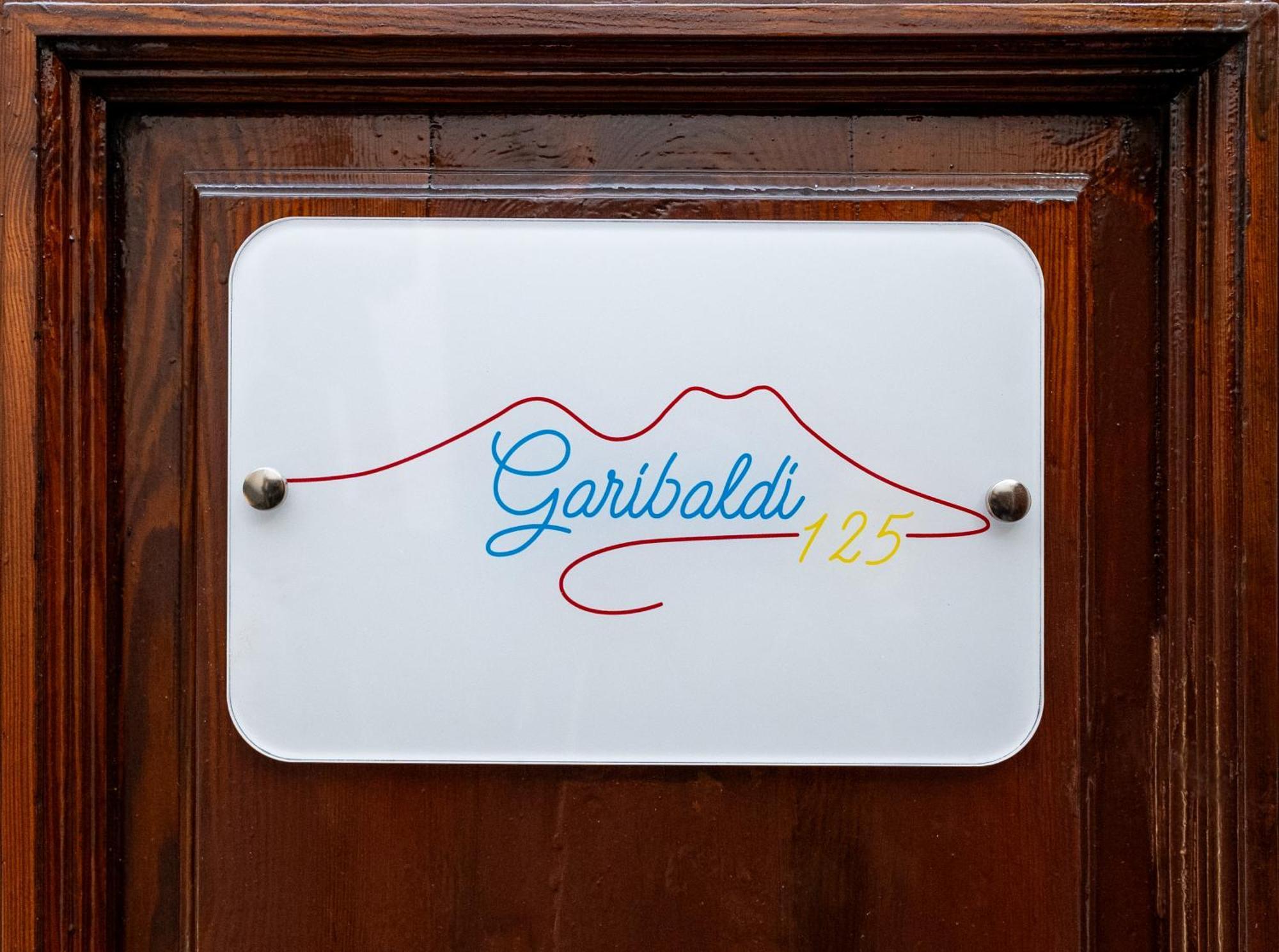 Garibaldi 125 Hotel Napoli Bagian luar foto